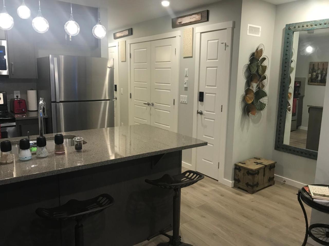 Home Sweet Condo YYC Esterno foto