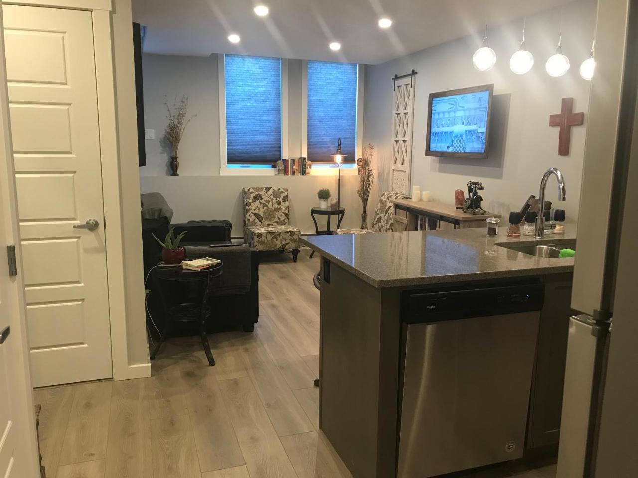 Home Sweet Condo YYC Esterno foto