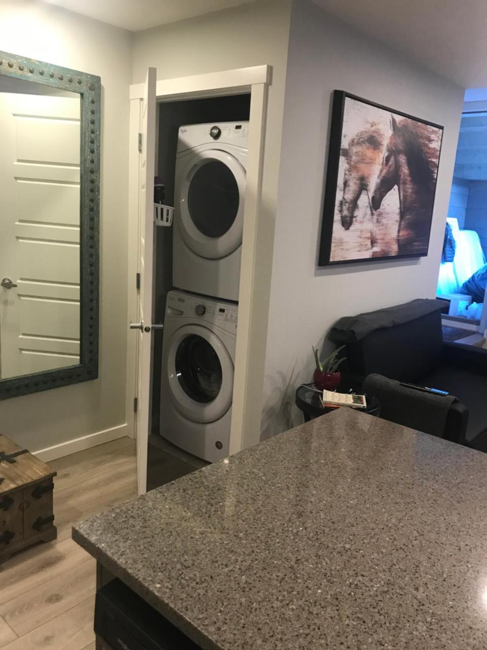 Home Sweet Condo YYC Esterno foto
