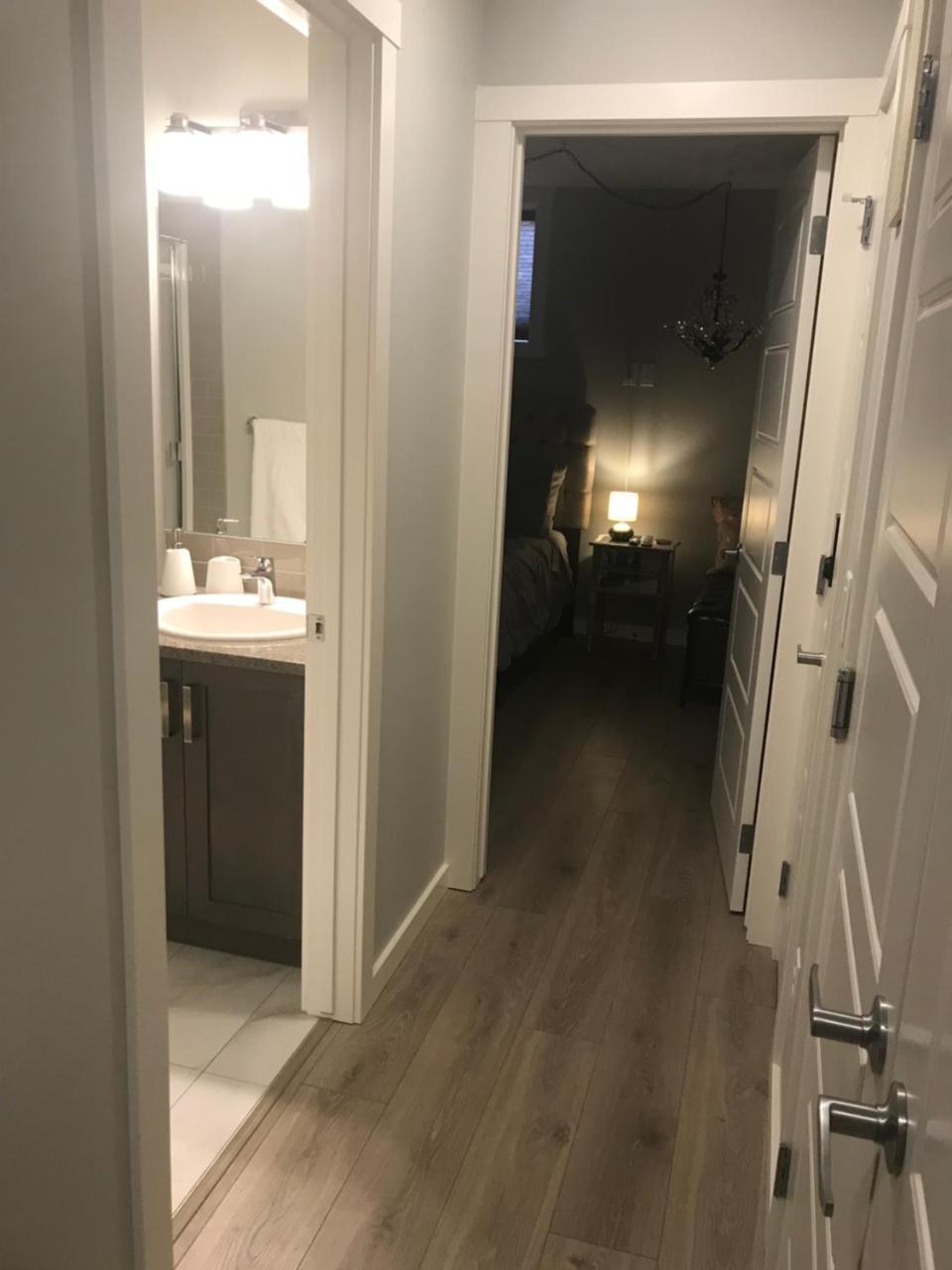Home Sweet Condo YYC Esterno foto