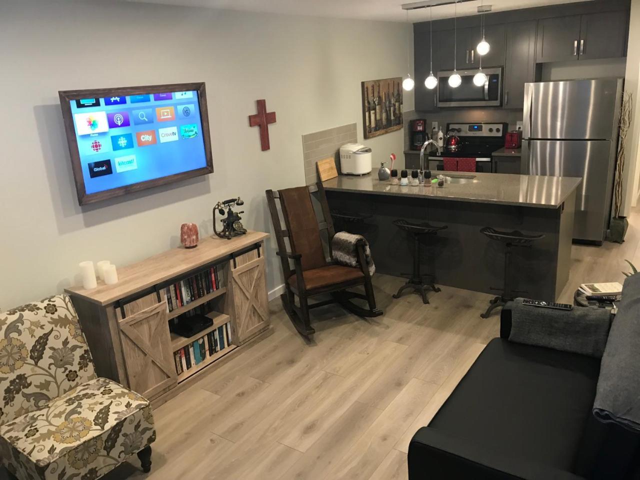 Home Sweet Condo YYC Esterno foto
