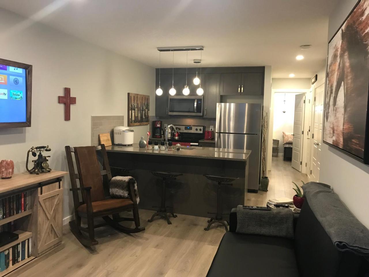 Home Sweet Condo YYC Esterno foto