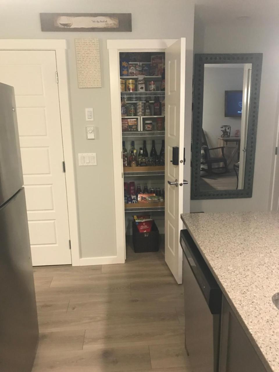Home Sweet Condo YYC Esterno foto