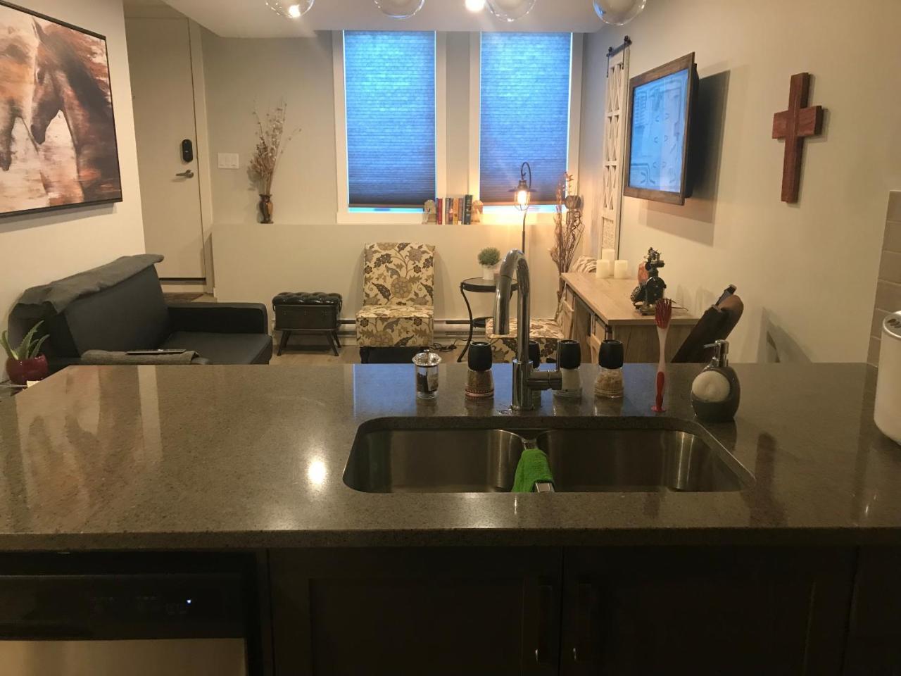 Home Sweet Condo YYC Esterno foto